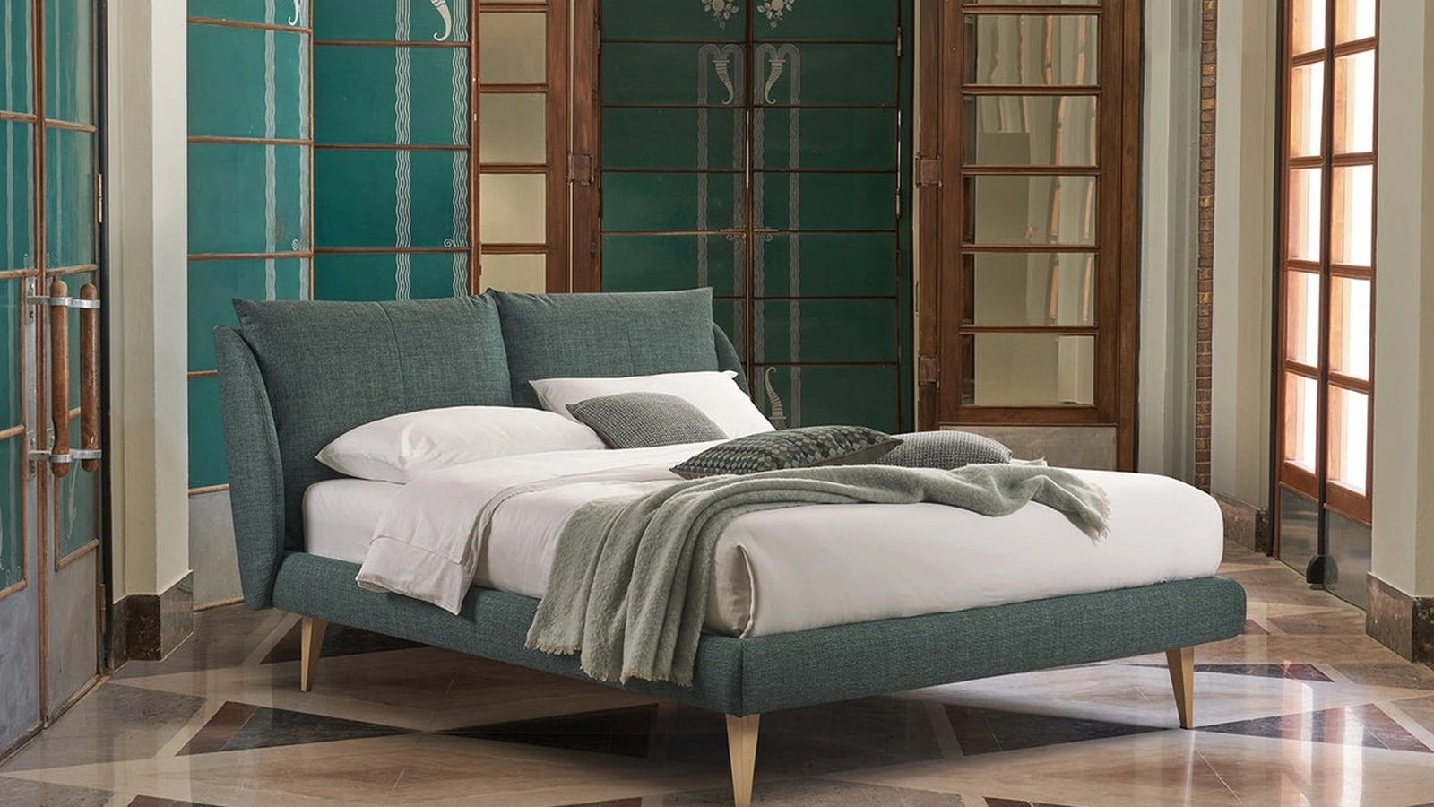 Letto Helmut con cuscinature testiera mobili di Dorelan Letti